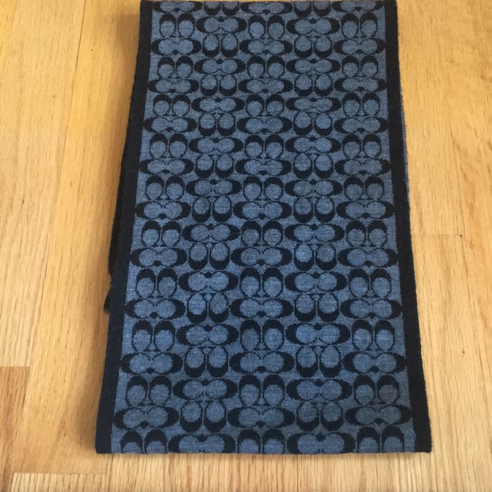 Coach logo black and gray wool scarf